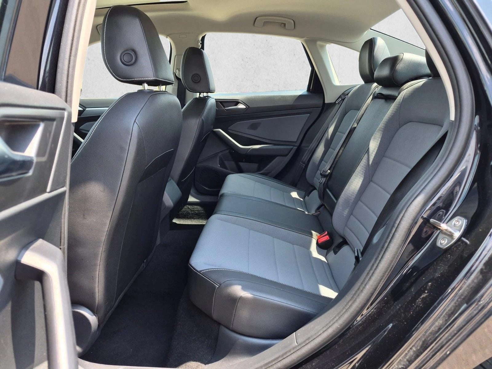 2025 Volkswagen Jetta SE Auto