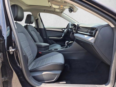 2025 Volkswagen Jetta SE Auto