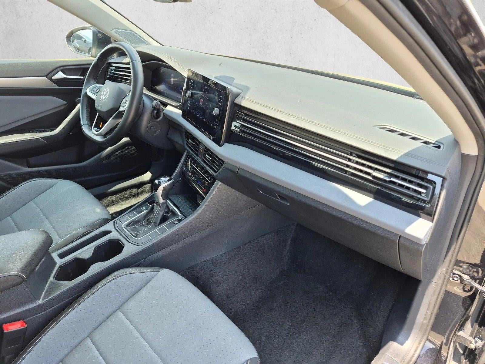 2025 Volkswagen Jetta SE Auto