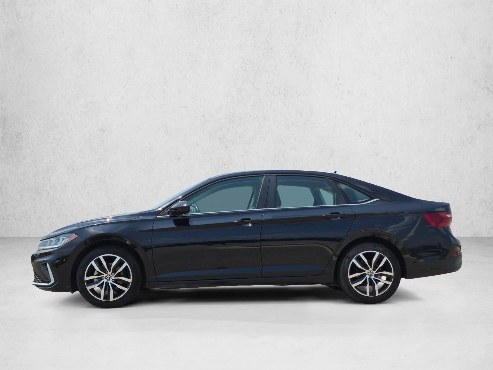 2025 Volkswagen Jetta SE Auto