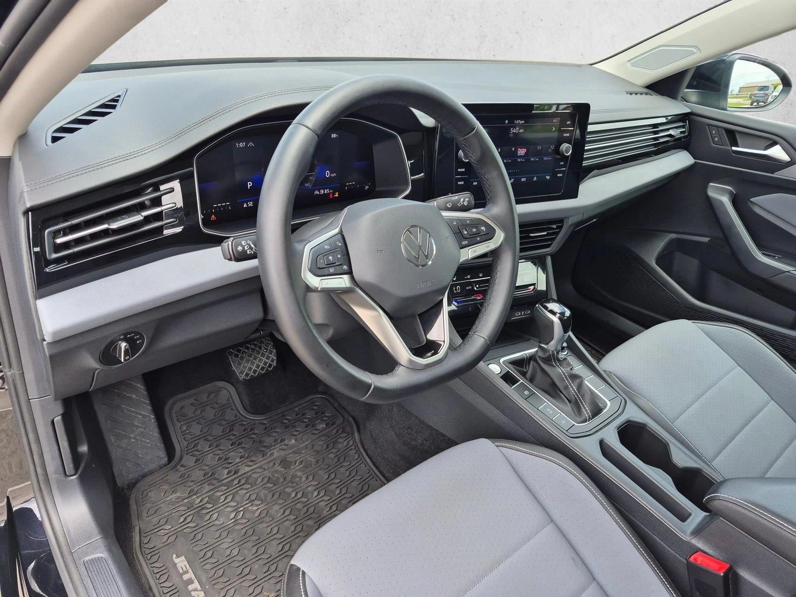 2025 Volkswagen Jetta SE Auto