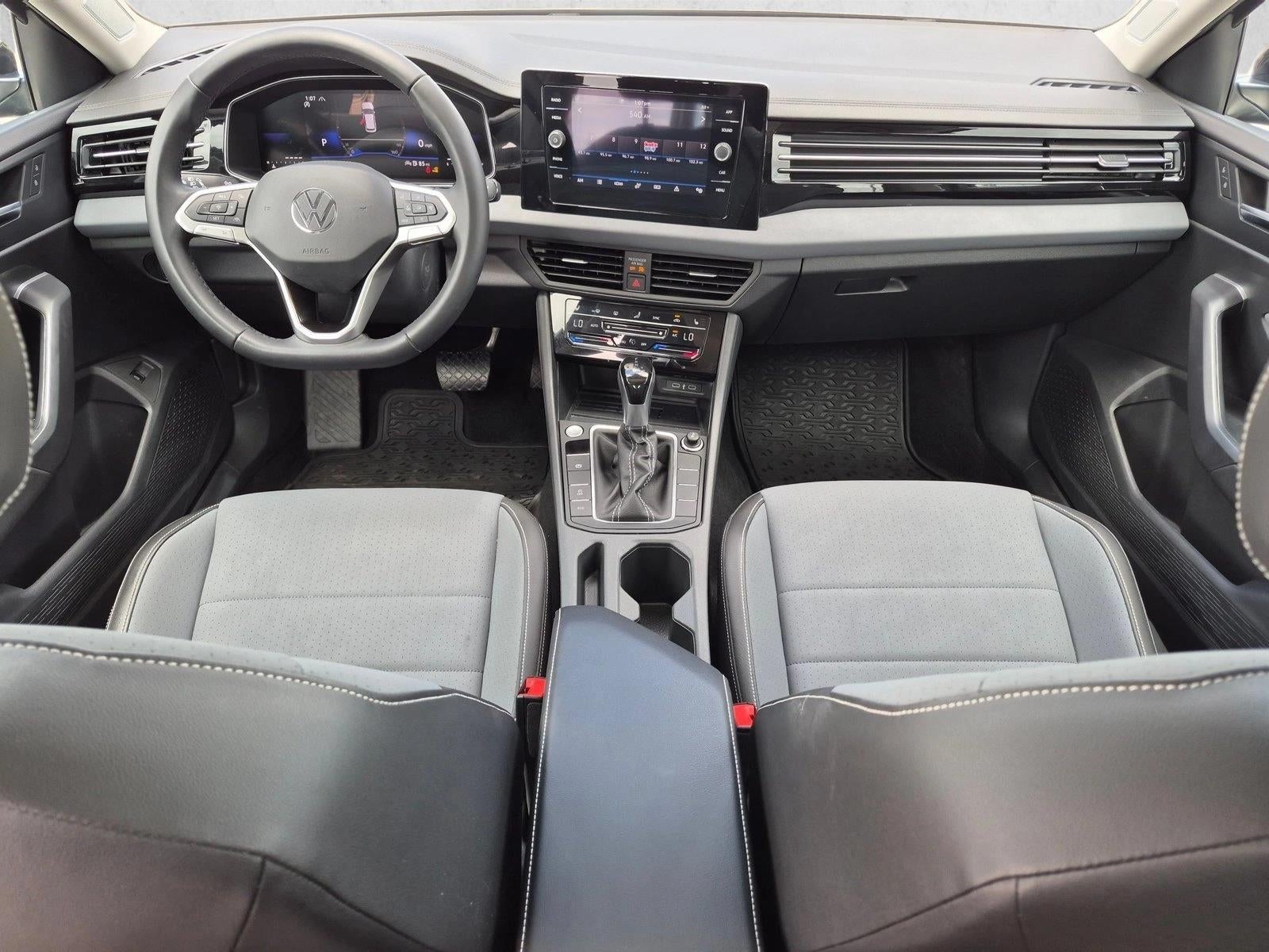 2025 Volkswagen Jetta SE Auto