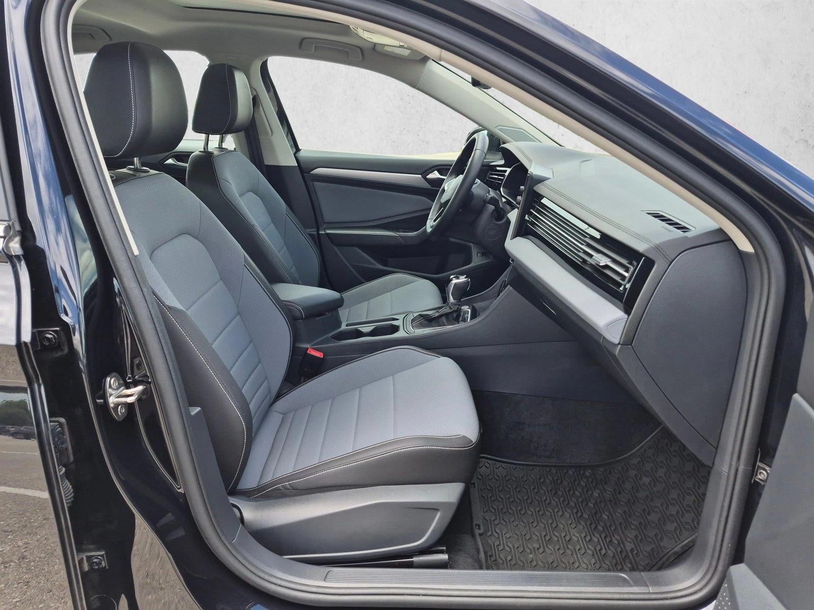 2025 Volkswagen Jetta SE Auto