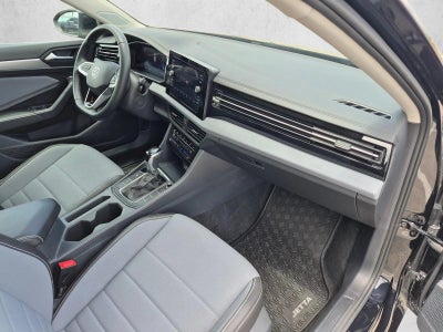2025 Volkswagen Jetta SE Auto