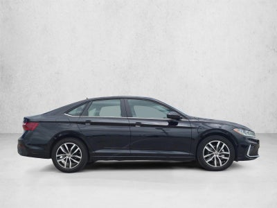 2025 Volkswagen Jetta SE Auto