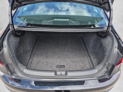 2025 Volkswagen Jetta SE Auto