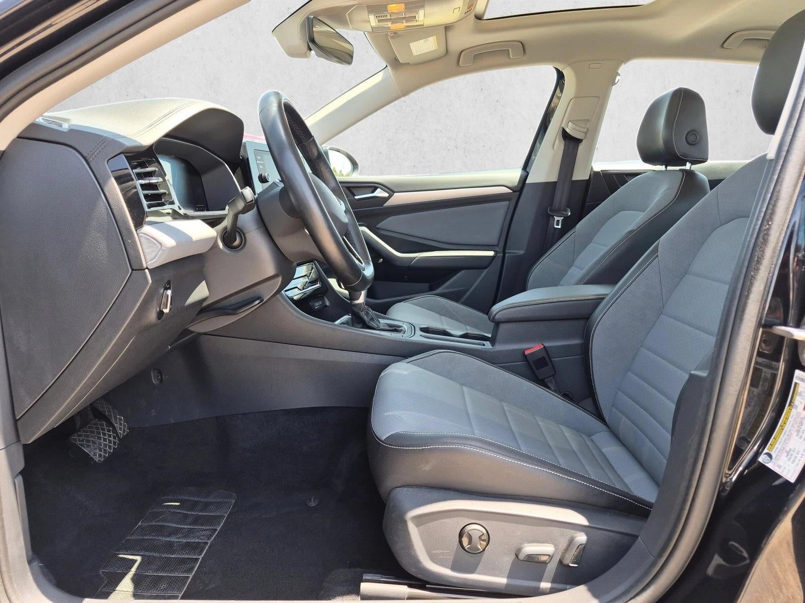 2025 Volkswagen Jetta SE Auto