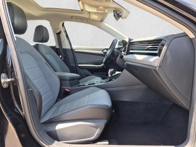2025 Volkswagen Jetta SE Auto