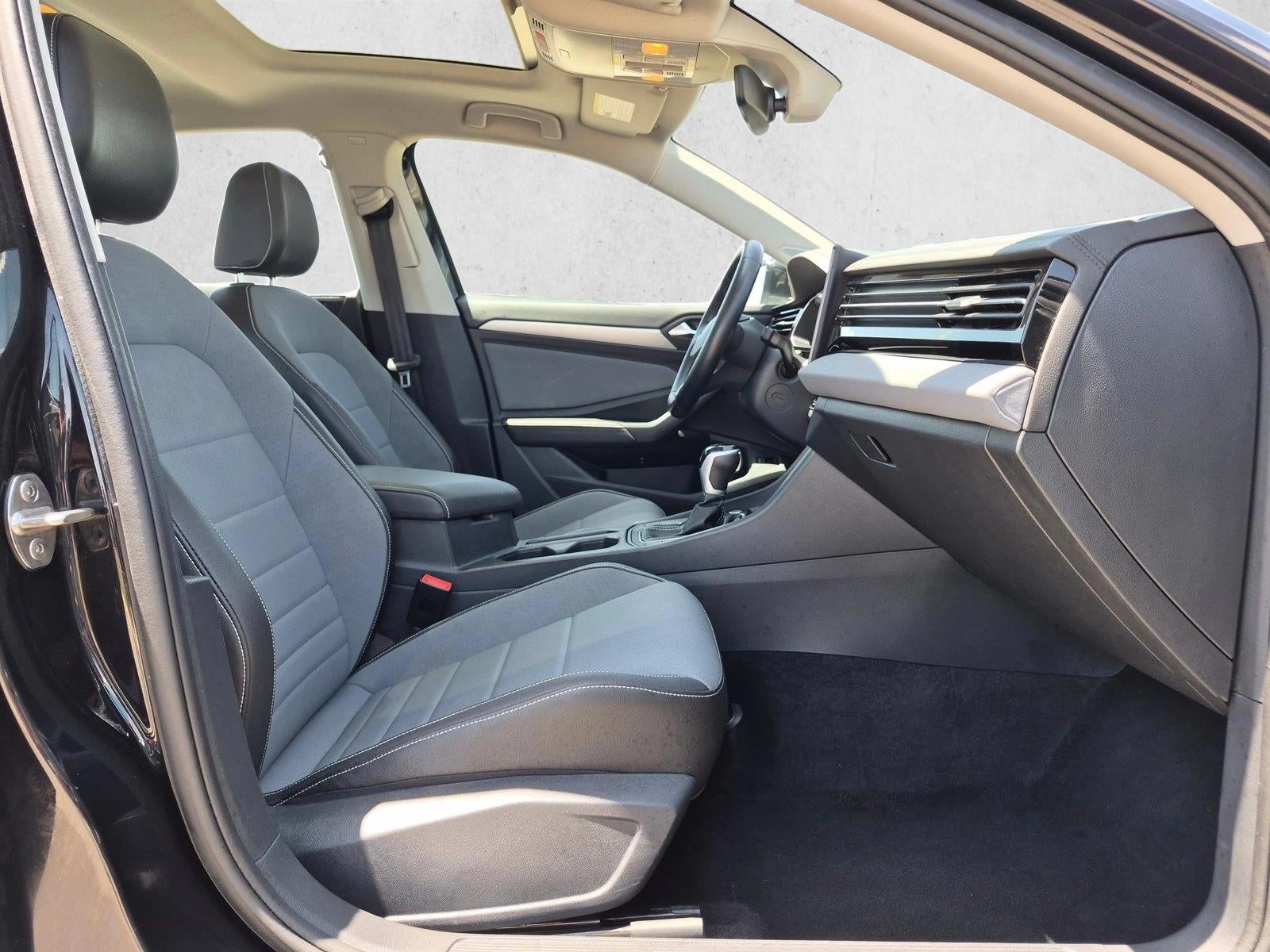 2025 Volkswagen Jetta SE Auto