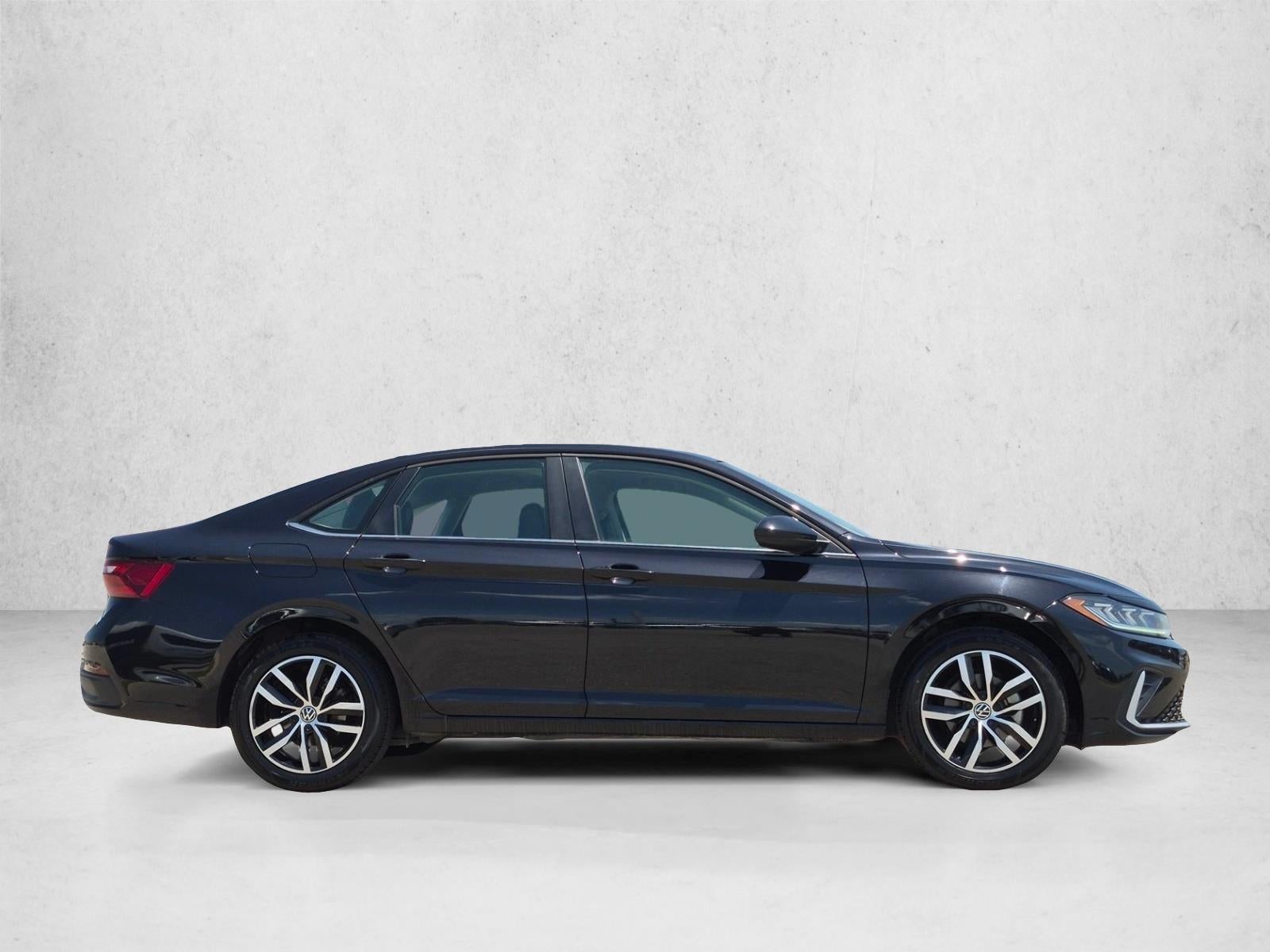 2025 Volkswagen Jetta SE Auto
