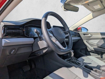 2025 Volkswagen Jetta SE Auto