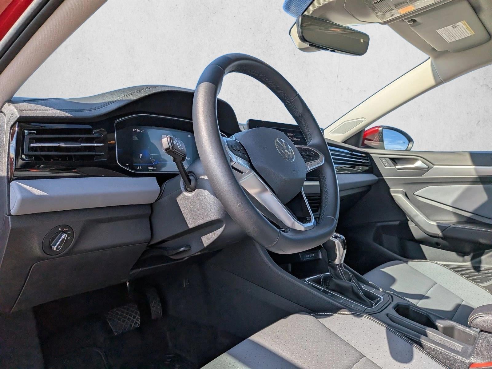 2025 Volkswagen Jetta SE Auto