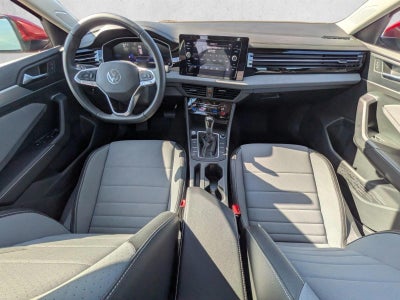 2025 Volkswagen Jetta SE Auto