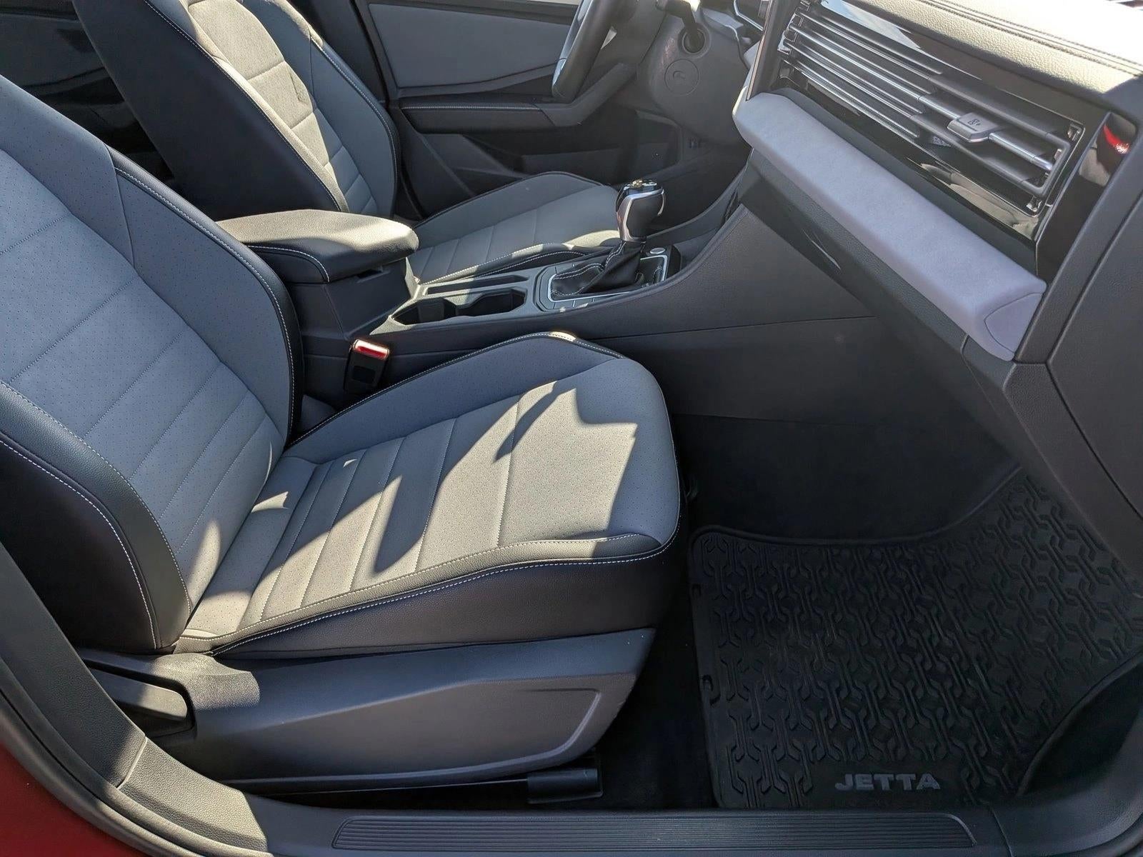 2025 Volkswagen Jetta SE Auto