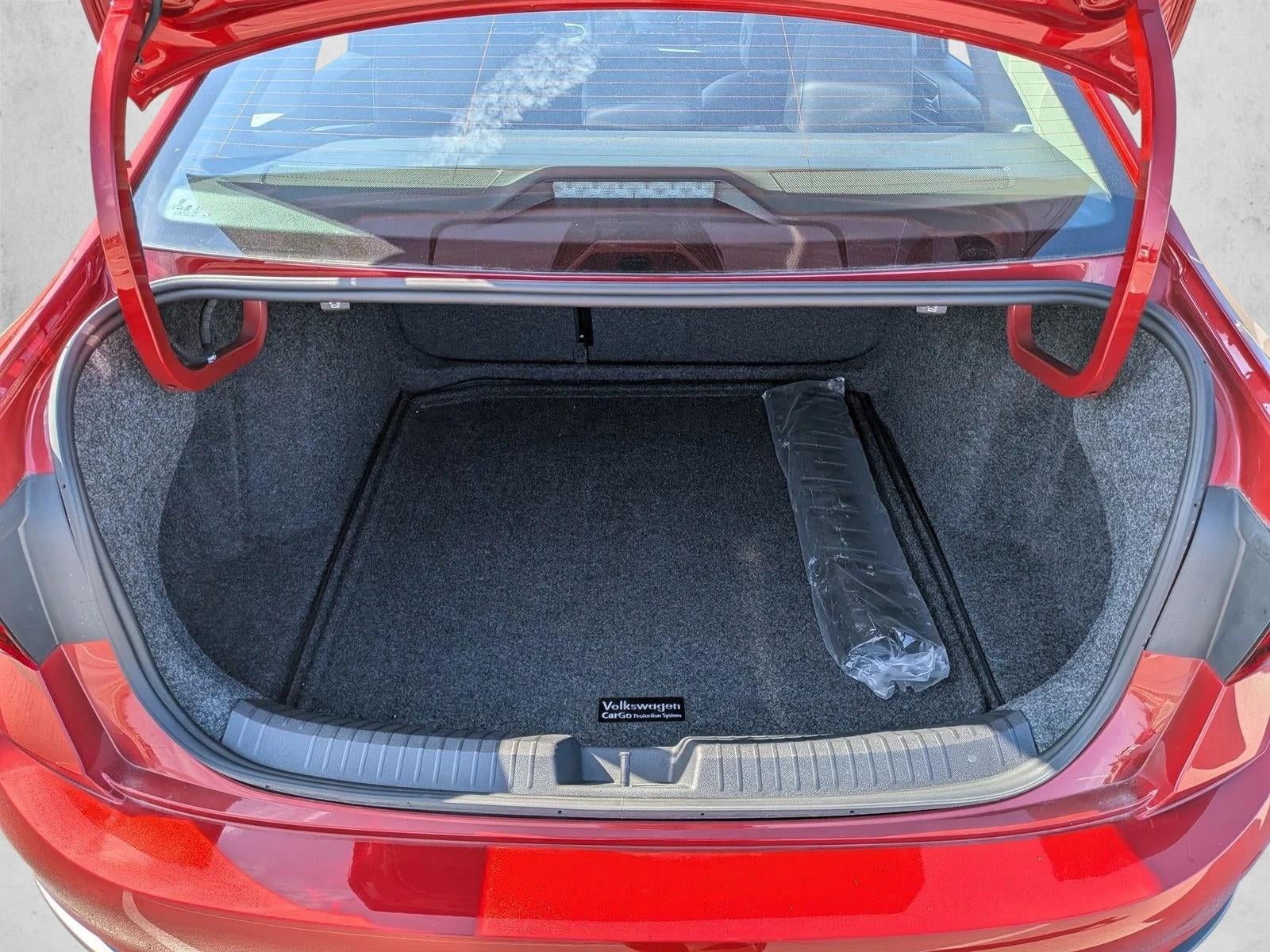 2025 Volkswagen Jetta SE Auto