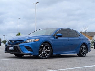 2019 Toyota Camry SE Auto (SE)