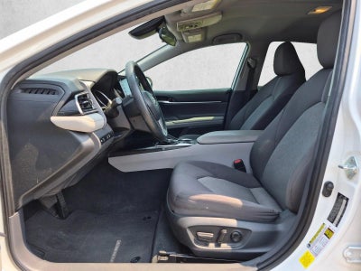 2022 Toyota Camry Hybrid LE CVT (Natl)