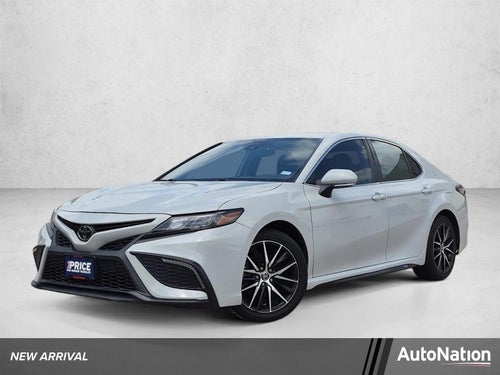 2022 Toyota Camry SE Auto (SE)