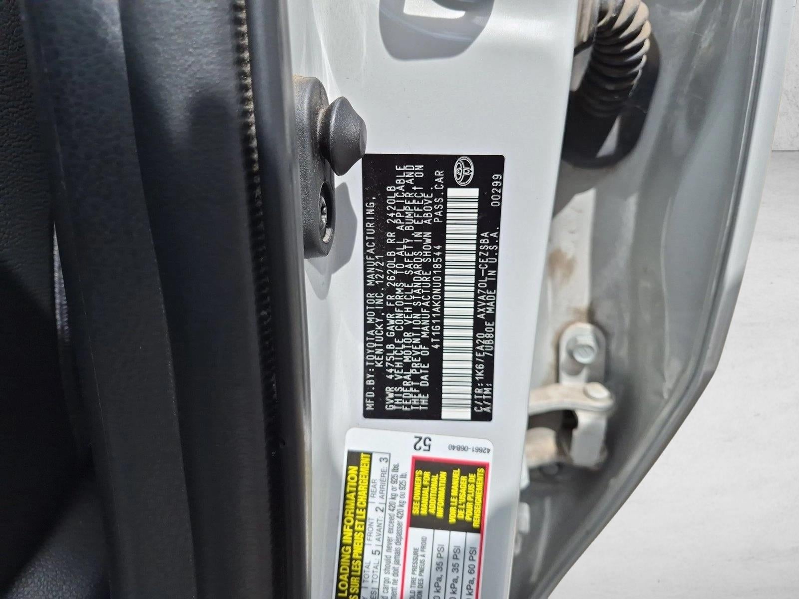 2022 Toyota Camry SE Auto (SE)