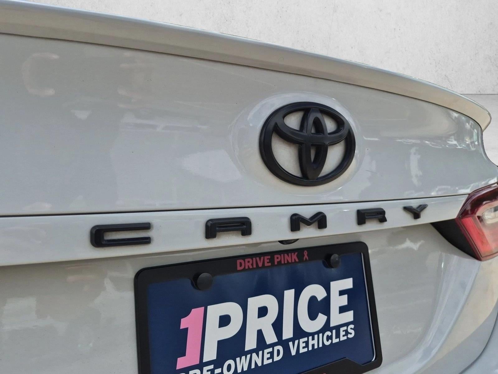 2022 Toyota Camry SE Auto (SE)