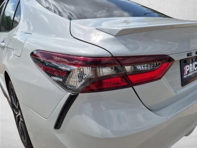 2022 Toyota Camry SE Auto (SE)