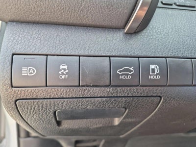2022 Toyota Camry SE Auto (SE)
