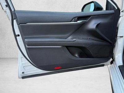 2022 Toyota Camry SE Auto (SE)