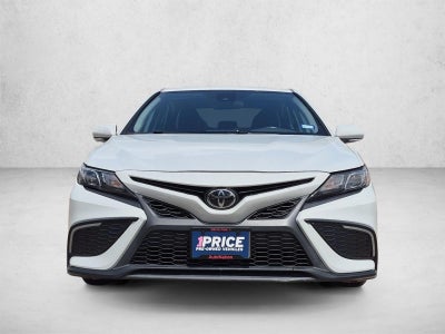 2022 Toyota Camry SE Auto (SE)