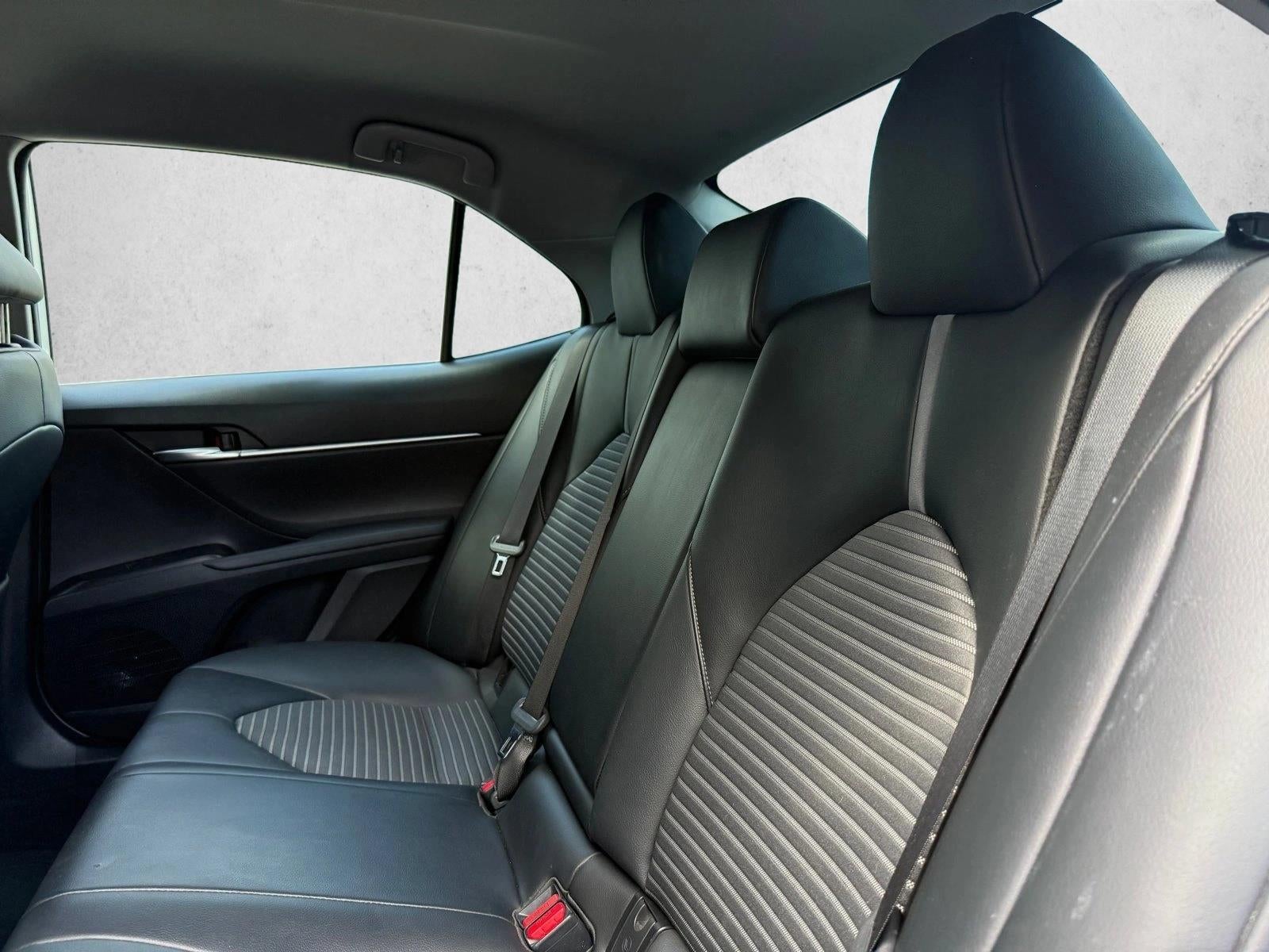 2022 Toyota Camry SE Auto (SE)