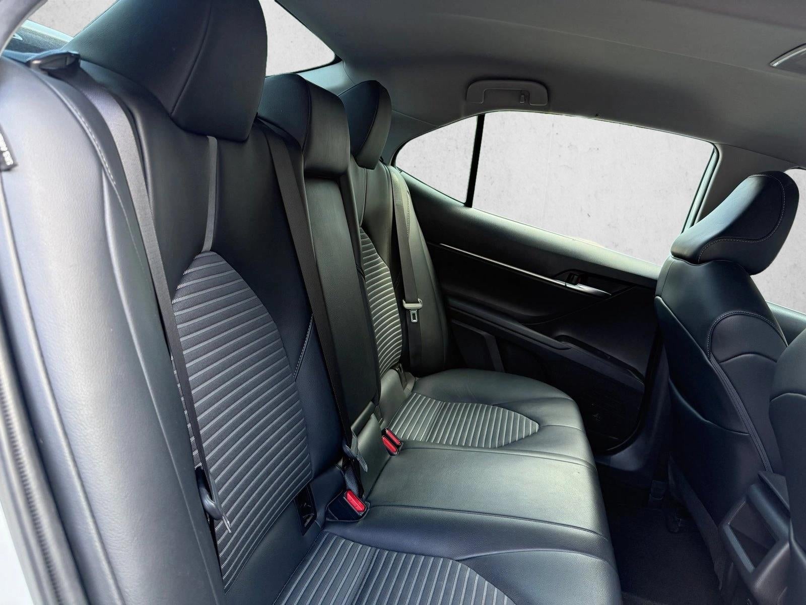 2022 Toyota Camry SE Auto (SE)