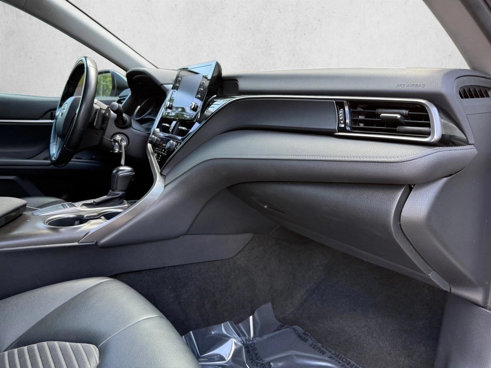2022 Toyota Camry SE Auto (SE)