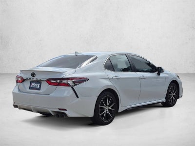 2022 Toyota Camry SE Auto (SE)