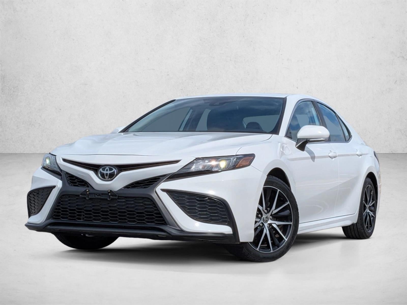 2024 Toyota Camry SE Auto (SE)