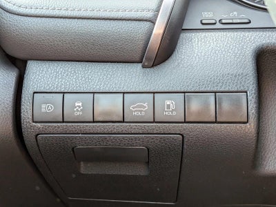 2024 Toyota Camry SE Auto (SE)