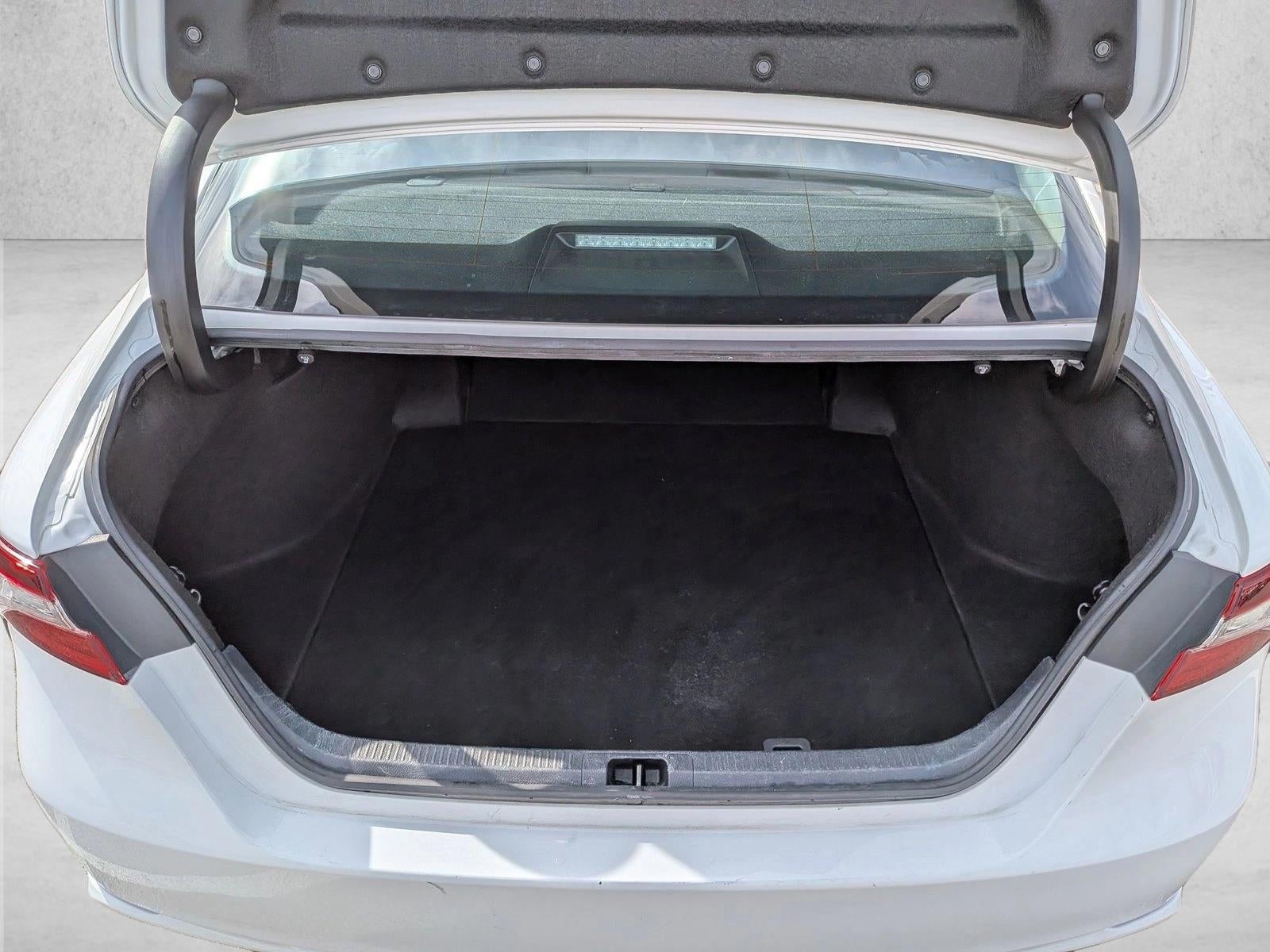 2024 Toyota Camry SE Auto (SE)