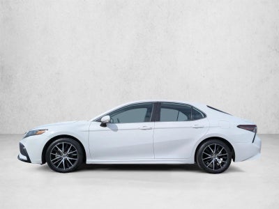 2024 Toyota Camry SE Auto (SE)