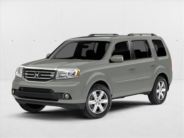 2014 Honda Pilot 2WD Touring with DVD Rear Entertainment System and Navigation