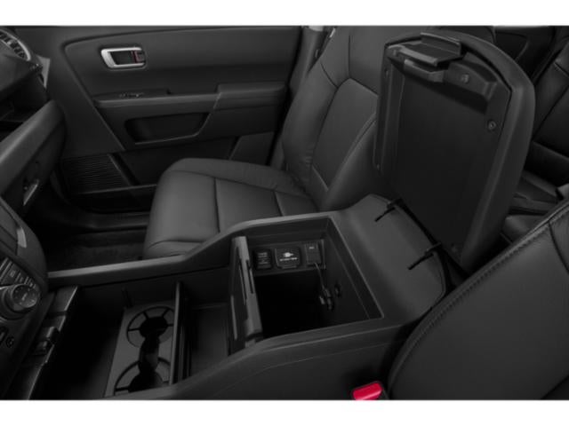 2014 Honda Pilot 2WD Touring with DVD Rear Entertainment System and Navigation