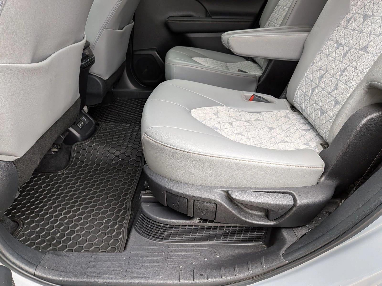 2022 Toyota Highlander Hybrid Bronze Edition AWD (Natl)