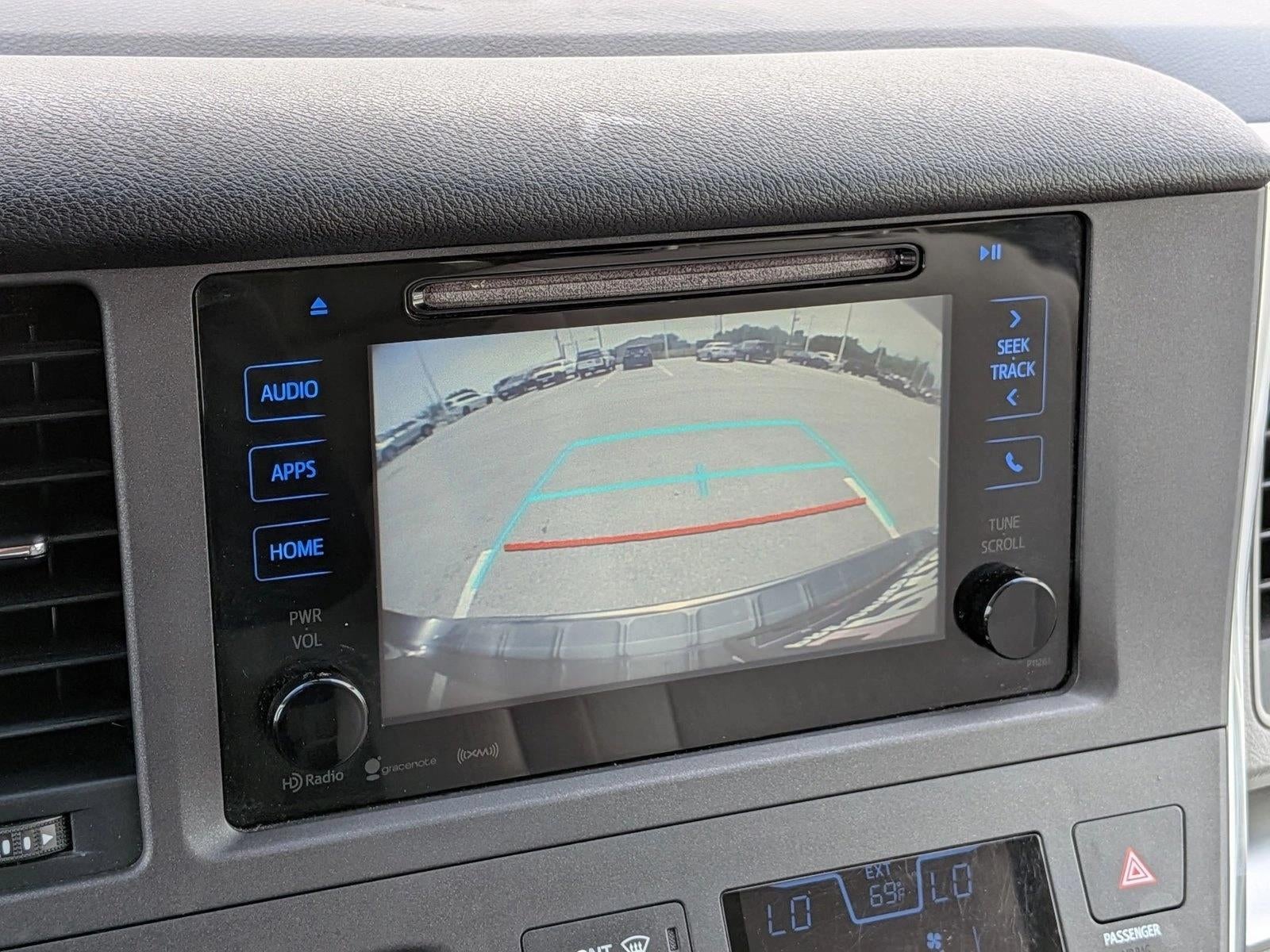 2017 Toyota Sienna LE FWD 8-Passenger (Natl)