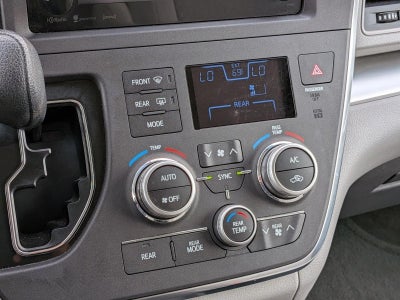 2017 Toyota Sienna LE FWD 8-Passenger (Natl)