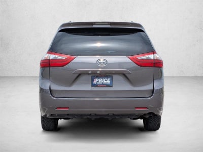 2017 Toyota Sienna LE FWD 8-Passenger (Natl)