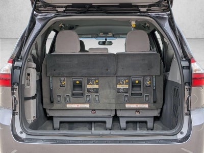 2017 Toyota Sienna LE FWD 8-Passenger (Natl)