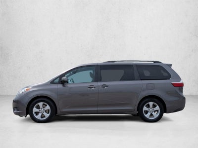2017 Toyota Sienna LE FWD 8-Passenger (Natl)