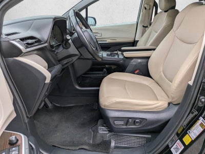2021 Toyota Sienna XLE FWD 8-Passenger (Natl)