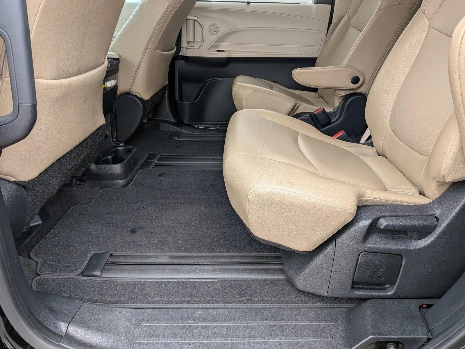 2021 Toyota Sienna XLE FWD 8-Passenger (Natl)