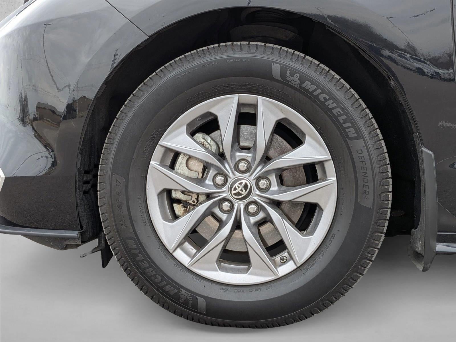 2021 Toyota Sienna XLE FWD 8-Passenger (Natl)