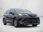 2021 Toyota Sienna XLE FWD 8-Passenger (Natl)