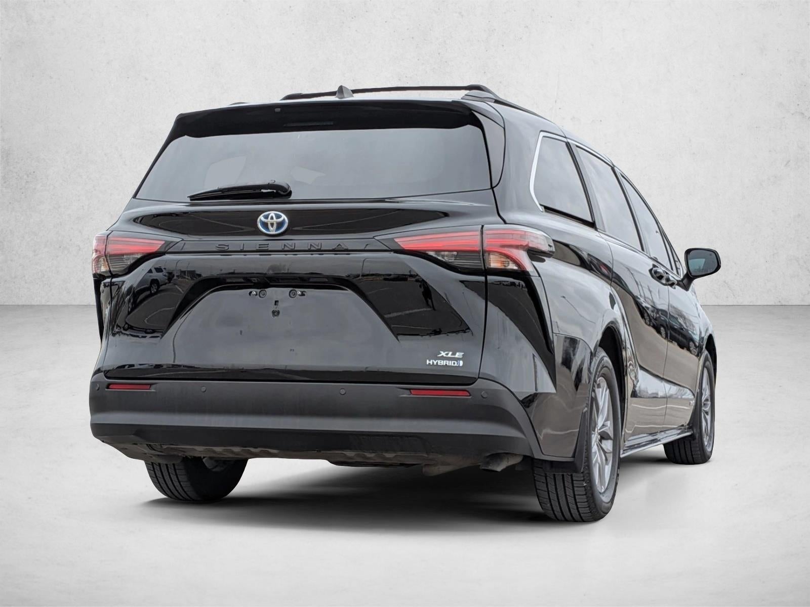 2021 Toyota Sienna XLE FWD 8-Passenger (Natl)