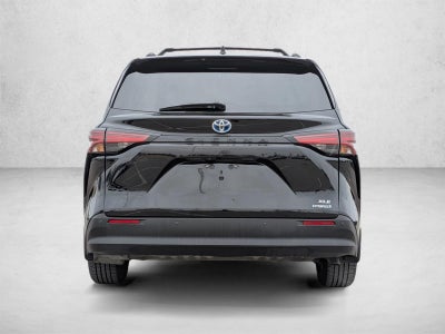2021 Toyota Sienna XLE FWD 8-Passenger (Natl)